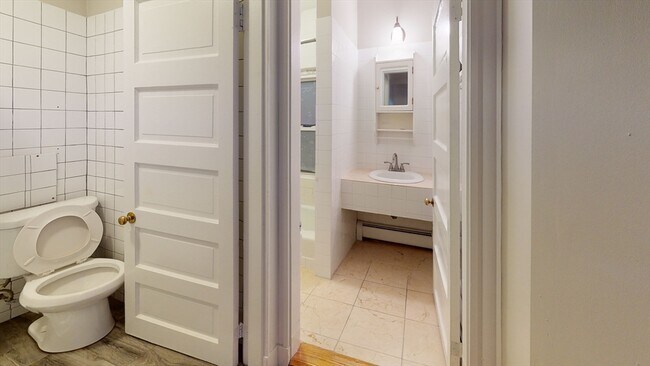 Building Photo - 1011 Washington St