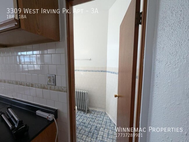 Building Photo - 3309 W Irving Park Rd