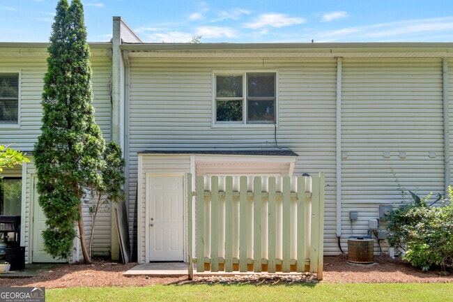 Building Photo - 1507 Planters Ridge Ln