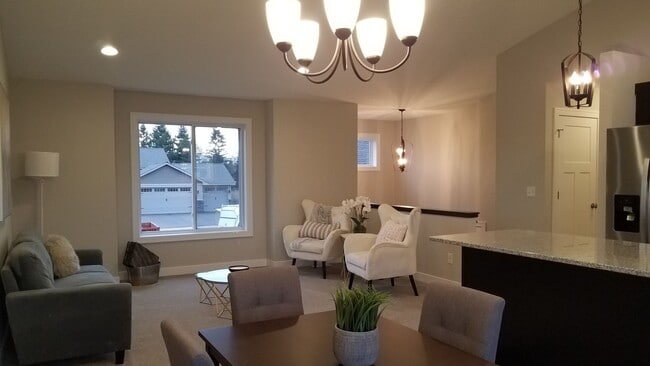 Building Photo - Single Family Home - Great location!