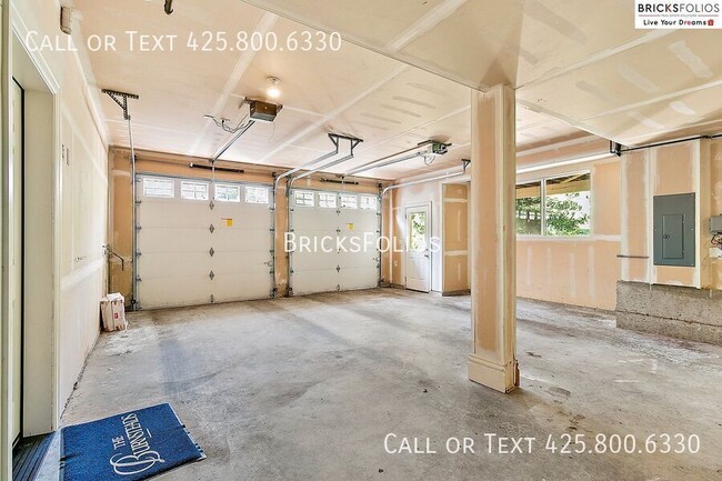 Building Photo - 2830 206th Terrace NE