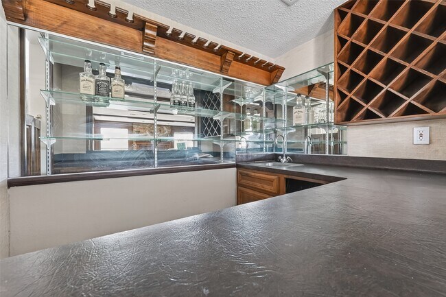 Building Photo - 11302 Hylander Dr