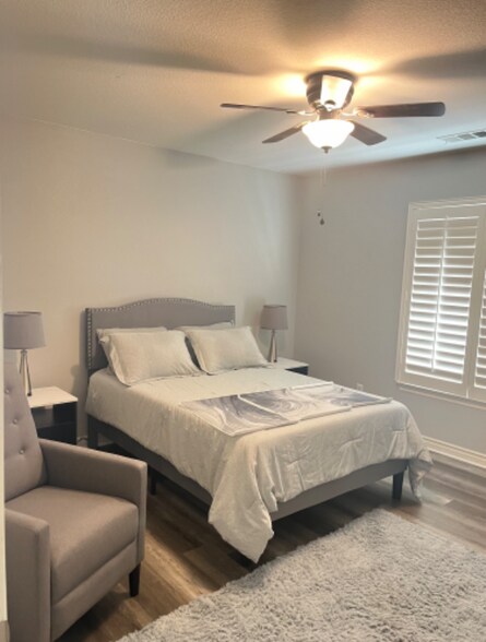 Building Photo - 8418 Lourenco Ln