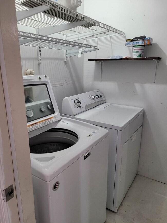 Building Photo - 3441 Martin Meadows Dr NE