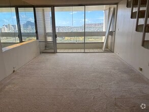 Building Photo - Kapiolani - Ala Wai Skyrise - 1 Bdrm/1 Bat...