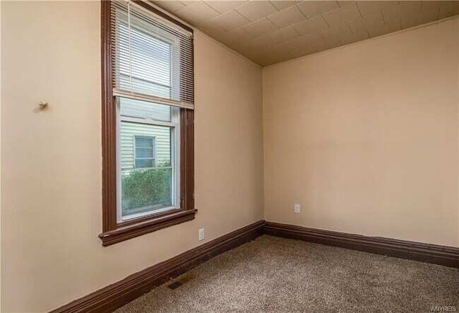 Building Photo - 344 Pine St