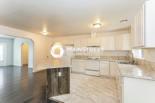 Building Photo - 3 Bedroom Pet-Friendly Home in PUYALLUP, WA with Main Street Renewal