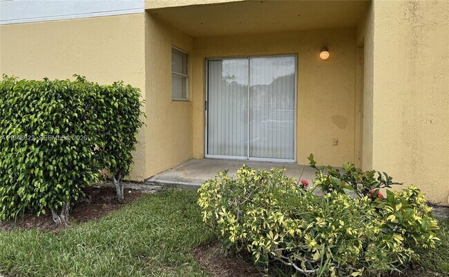 Building Photo - 7680 Westwood Dr