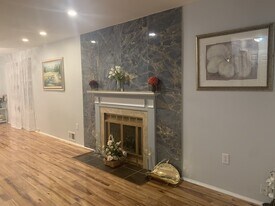 Building Photo - 227 Lindsey Ct