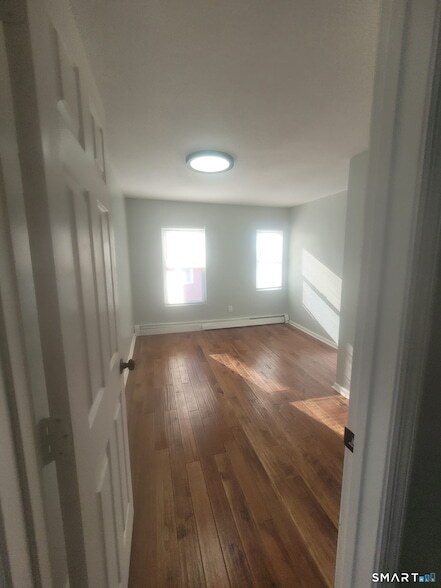 Building Photo - 2304 Barnum Ave