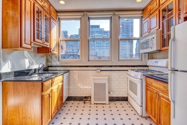 Building Photo - 229 Newbury St