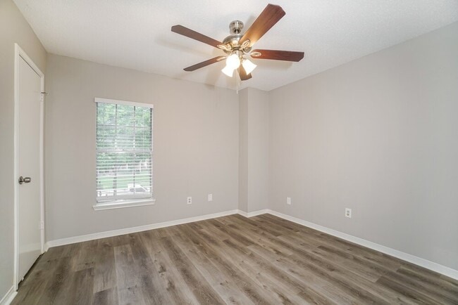 Building Photo - 9934 Totem Trail