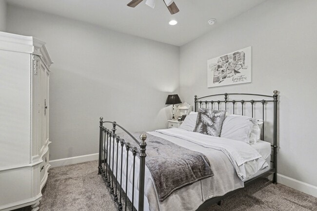 Building Photo - 1538 Dian St