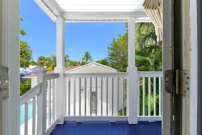 Building Photo - 123 N Palmway