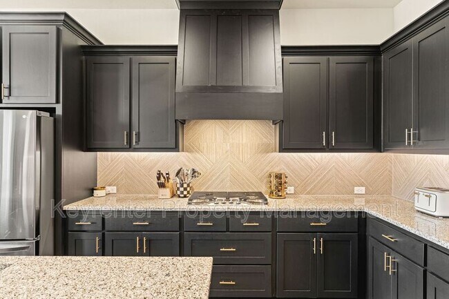 Building Photo - 2805 Crystal Creek Dr