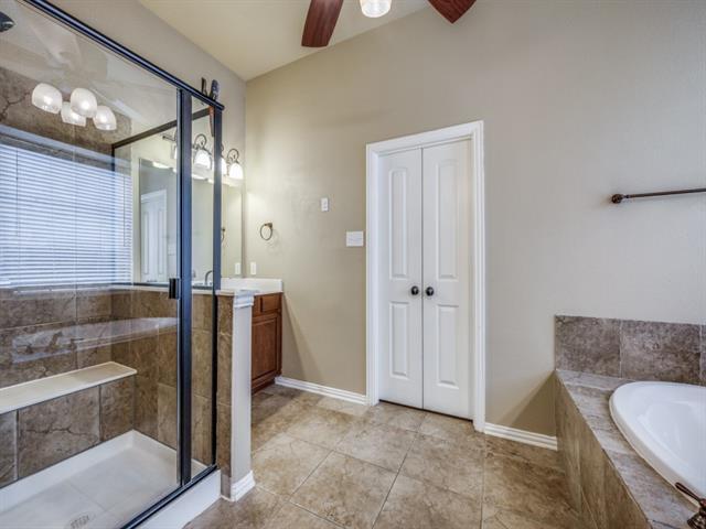 Building Photo - 7003 Chittamwood Dr