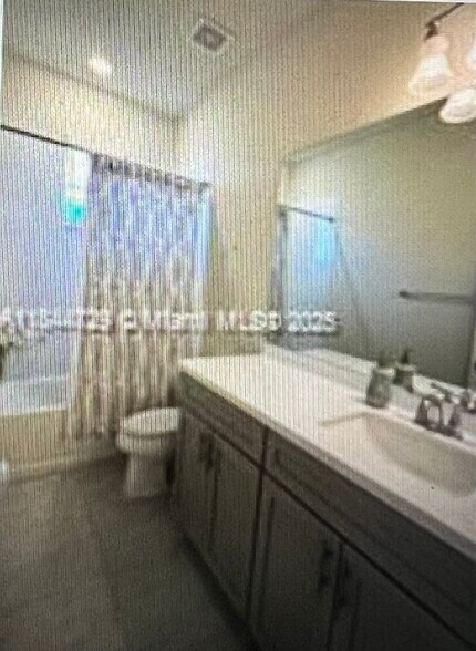 Building Photo - 4950 Eucalyptus Dr