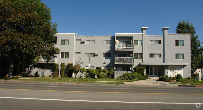 Building Photo - Riverside Regency