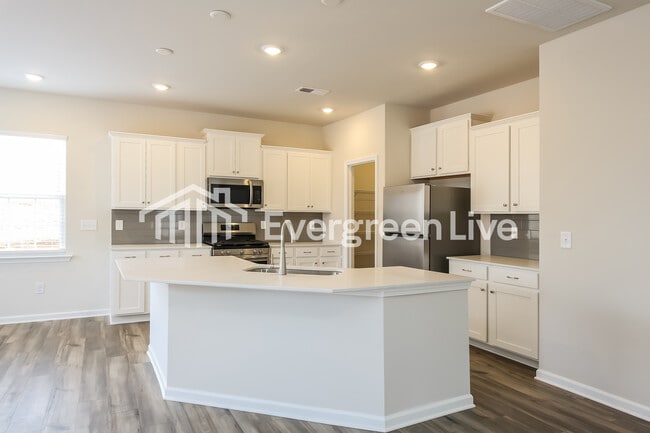 Building Photo - now