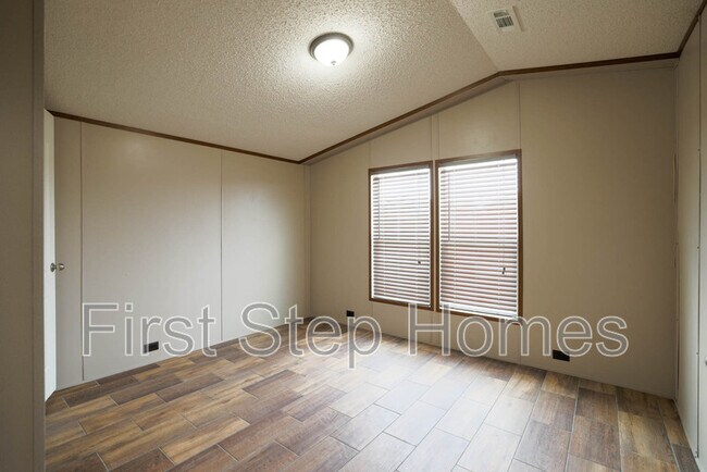 Building Photo - 1210 Orizaba