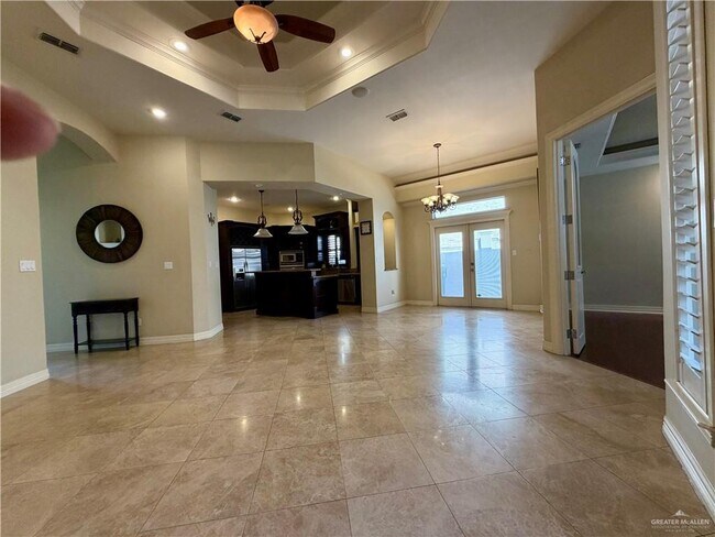 Building Photo - 12 Tyler Ave