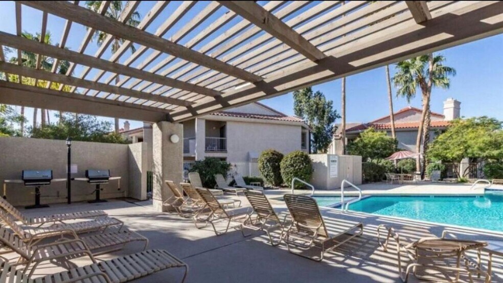 Building Photo - 9775 N 93rd Way