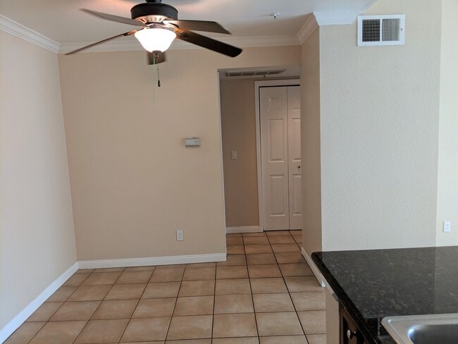 Building Photo - LA TERRAZA CIRCLE #306, CORONA 92879 (1 BE...