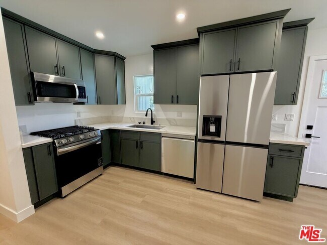 Building Photo - 3900 2nd Ave