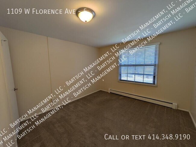 Building Photo - 1109 W Florence St