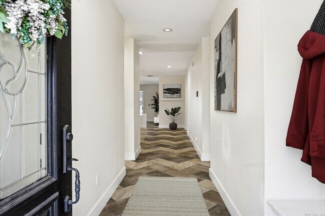 Building Photo - 303 Pendleton Ave