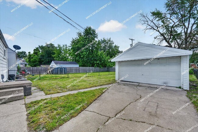 Building Photo - 24273 Lauren Ave