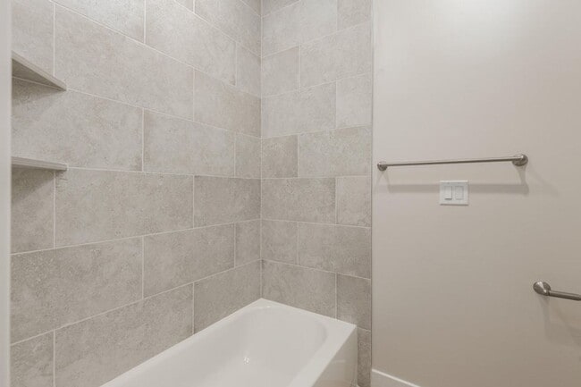 Building Photo - HURRICANE TOWNHOME!! Pet Friendly! Price Reduced!!