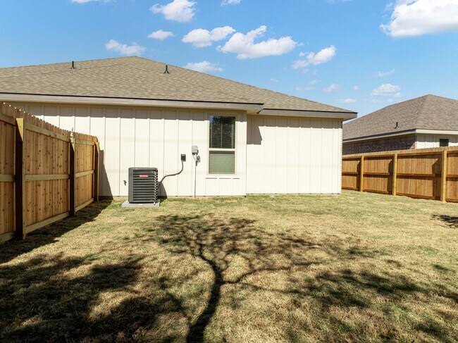 Building Photo - 5110 Rose Gdn Lp