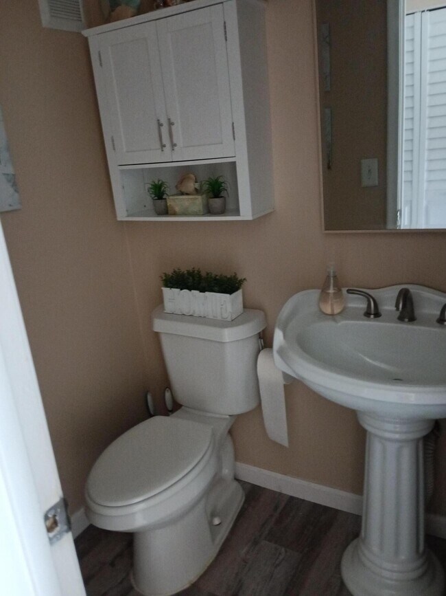 Building Photo - 355 Sheffield O