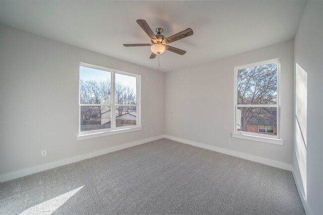 Building Photo - 1617 Mignon Dr