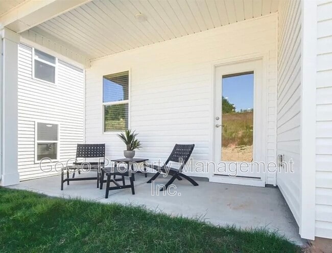 Building Photo - 118 Paddock Glen Dr
