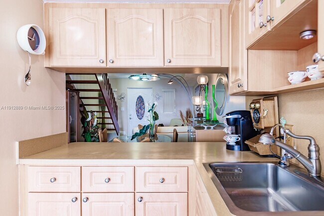 Building Photo - 2670 W 60th St