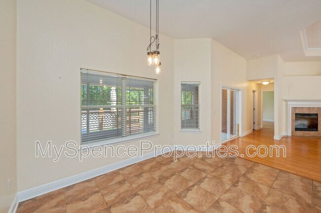 Building Photo - 618 Territory Ln