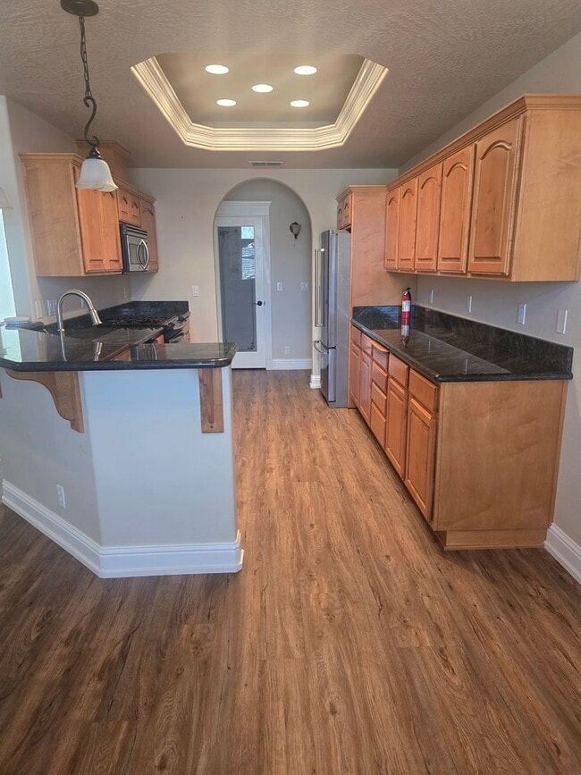 Building Photo - 3 bed 2 bath Home for Rent in Grants Pass