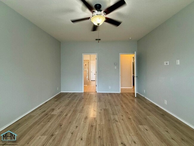 Building Photo - Spacious and Beautiful Two-Story 5 Bedrooms, 3.5 Bathrooms Home, With Easy Access to I-35, Loop 1...