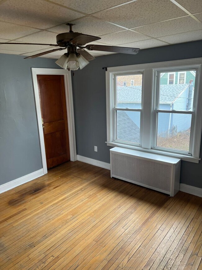 Building Photo - Lovely 2 Bedroom Apartment in Old Town