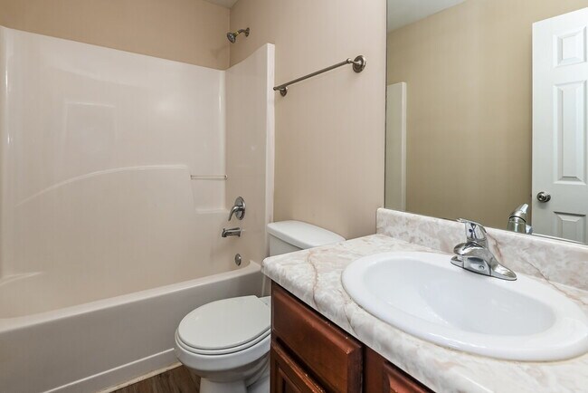 Building Photo - 347 Hidden Creek Ln