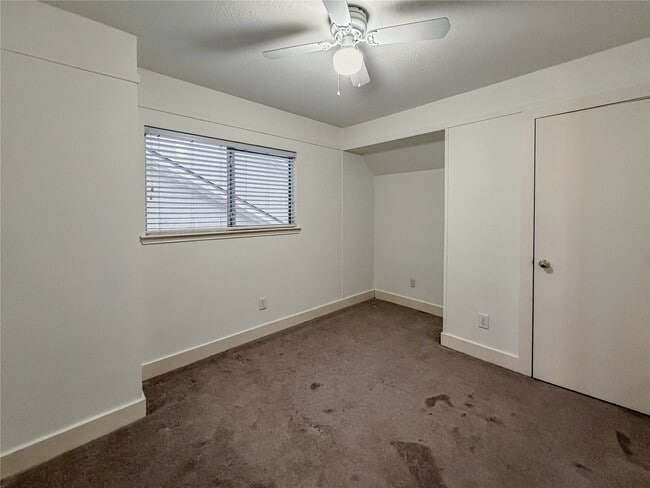 Building Photo - 20935 Young Meadows Way