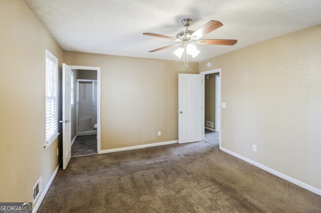 Building Photo - 3338 Mansfield Ln