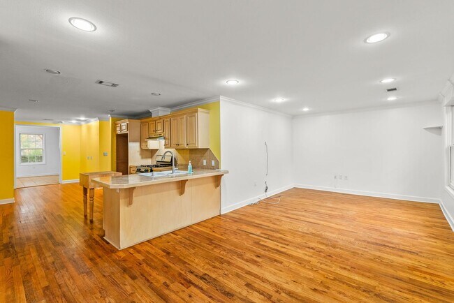 Building Photo - Charming Midtown Little Rock Home on Corner Lot – 3BR/2BA + Garage