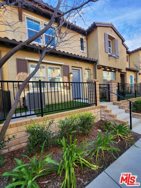 Building Photo - 28729 Jardineras Dr