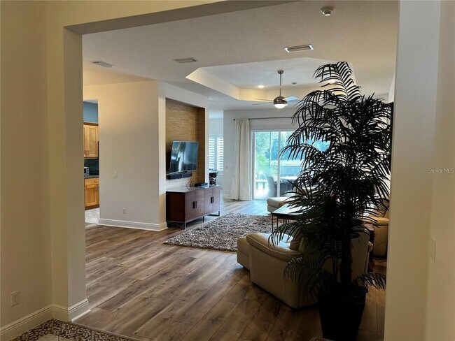 Building Photo - 12051 Thornhill Ct