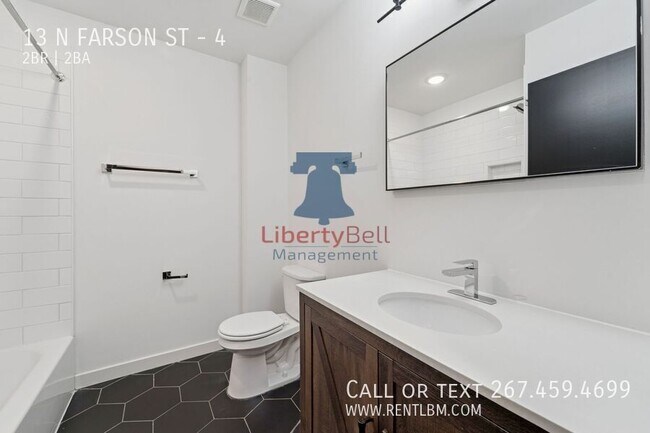 Building Photo - 13 Farson St