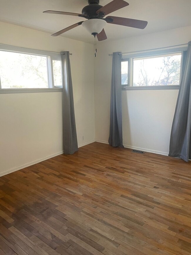 Building Photo - Off the beaten path