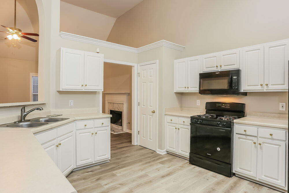 Building Photo - 5980 Tate Dr